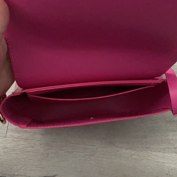 pink over the shoulder strap purse - Picture 3 of 3